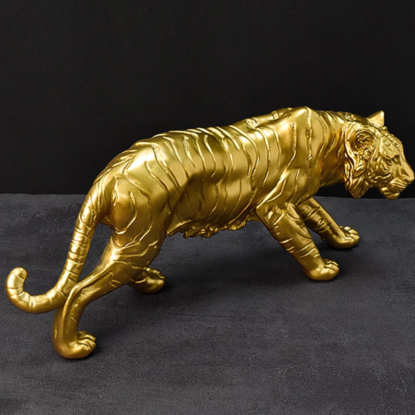 Resin Zodiac Animal Sculpture Ornaments Gold Modern Tiger Sculpture Artworks Christmas Gift Collectibles for Office TV Cabinet